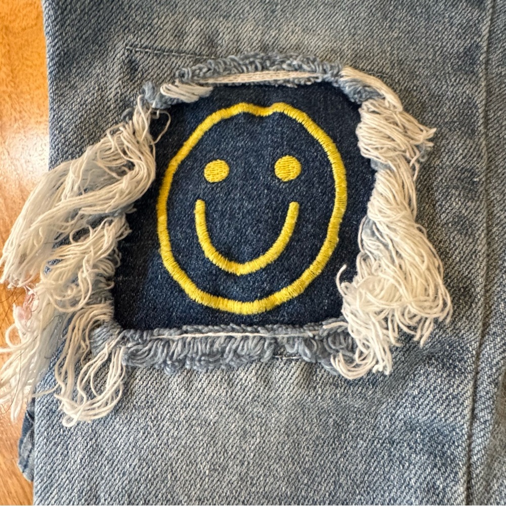 Bundle of 2 Cat & Jack Dark and Lt. Blue Adjustable Waist Jeans. Size Kid’s 6. - Picture 13 of 13